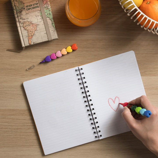 DREAM IN COLOUR - 12 STACKABLE CRAYONS - HEART - MULTICOLOR INK